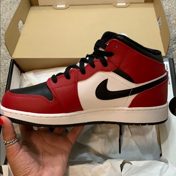 jordan 1 chicago size 6
